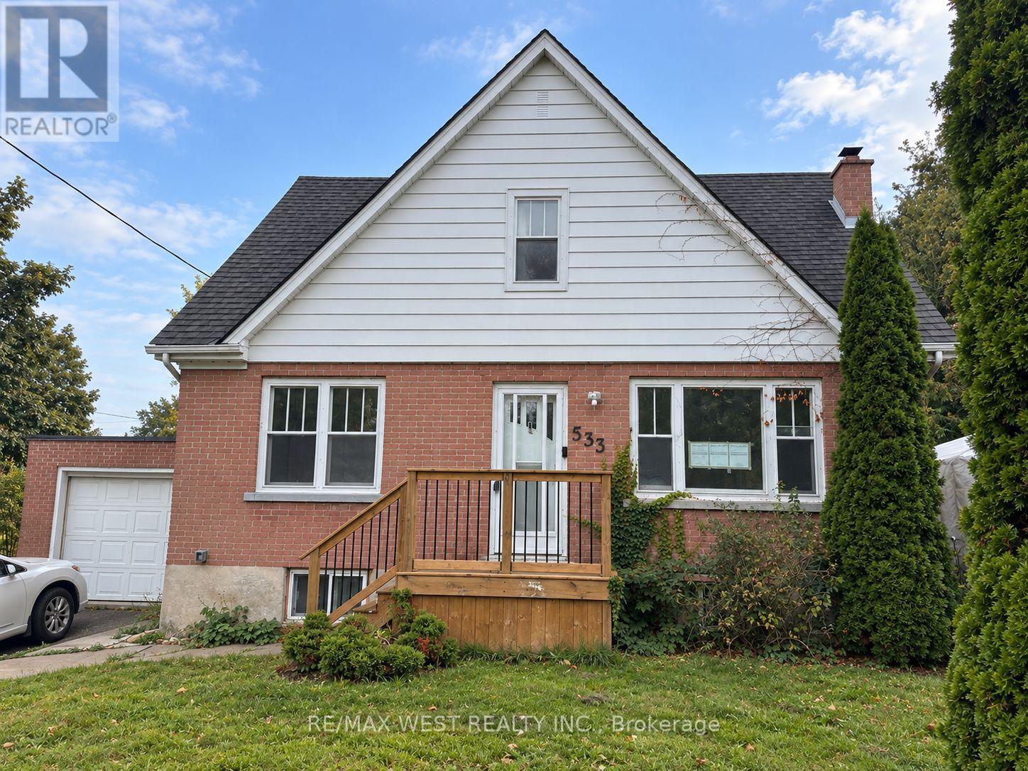 MAIN LEVEL - 533 COURTLAND AVENUE E