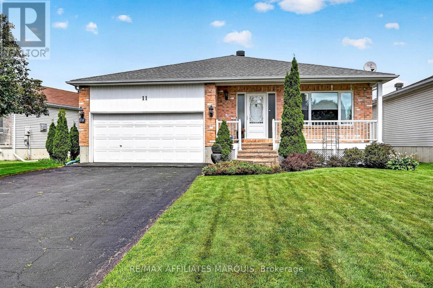 11 Decaria Boulevard Property Photo 3