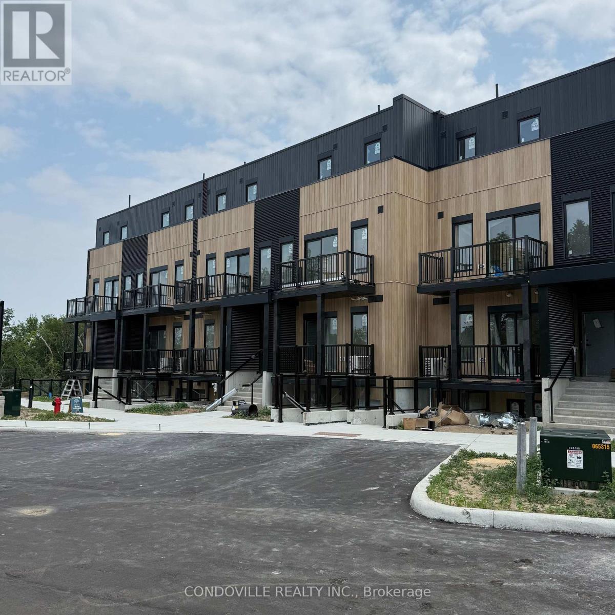 3 - 854 Doon Village Road E Property Photo 2