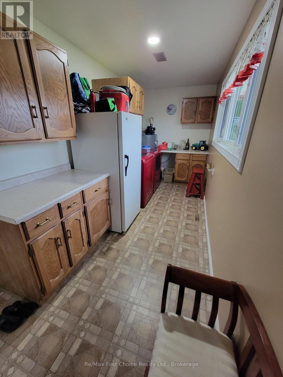 602 River Avenue E Property Photo 7