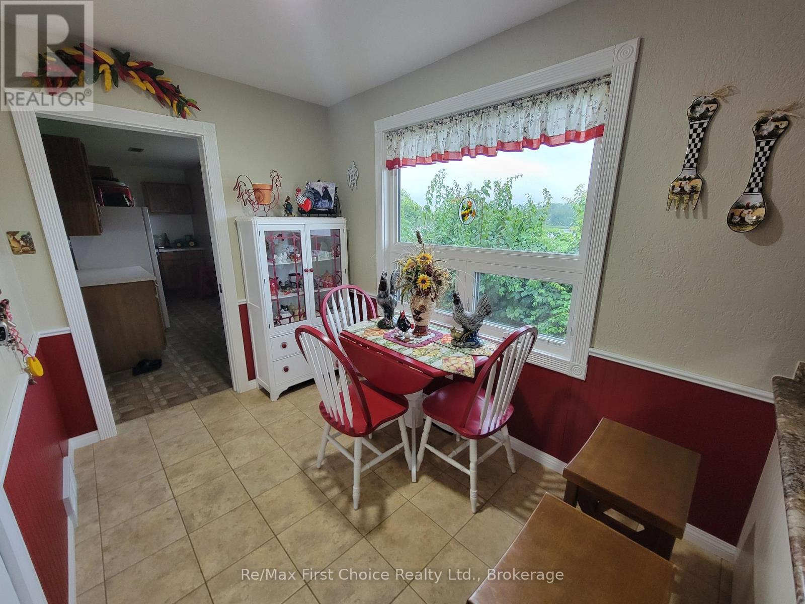 602 River Avenue E Property Photo 8