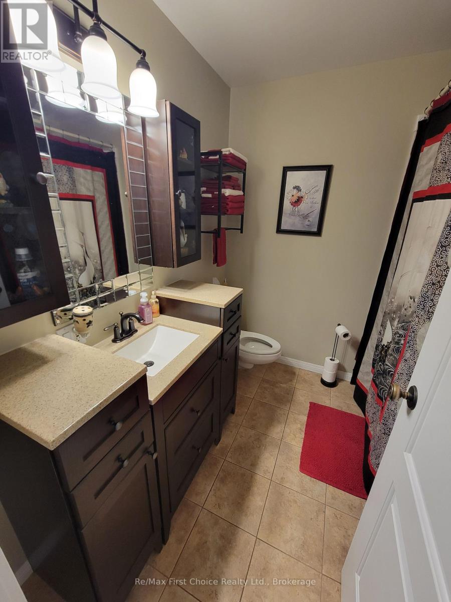 602 River Avenue E Property Photo 9
