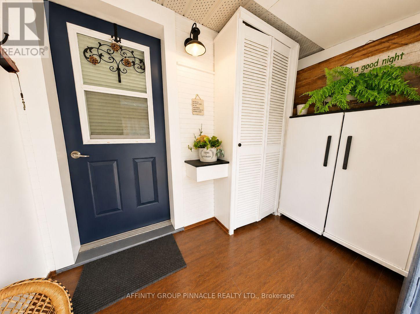 15 Prince Street W Property Photo 6
