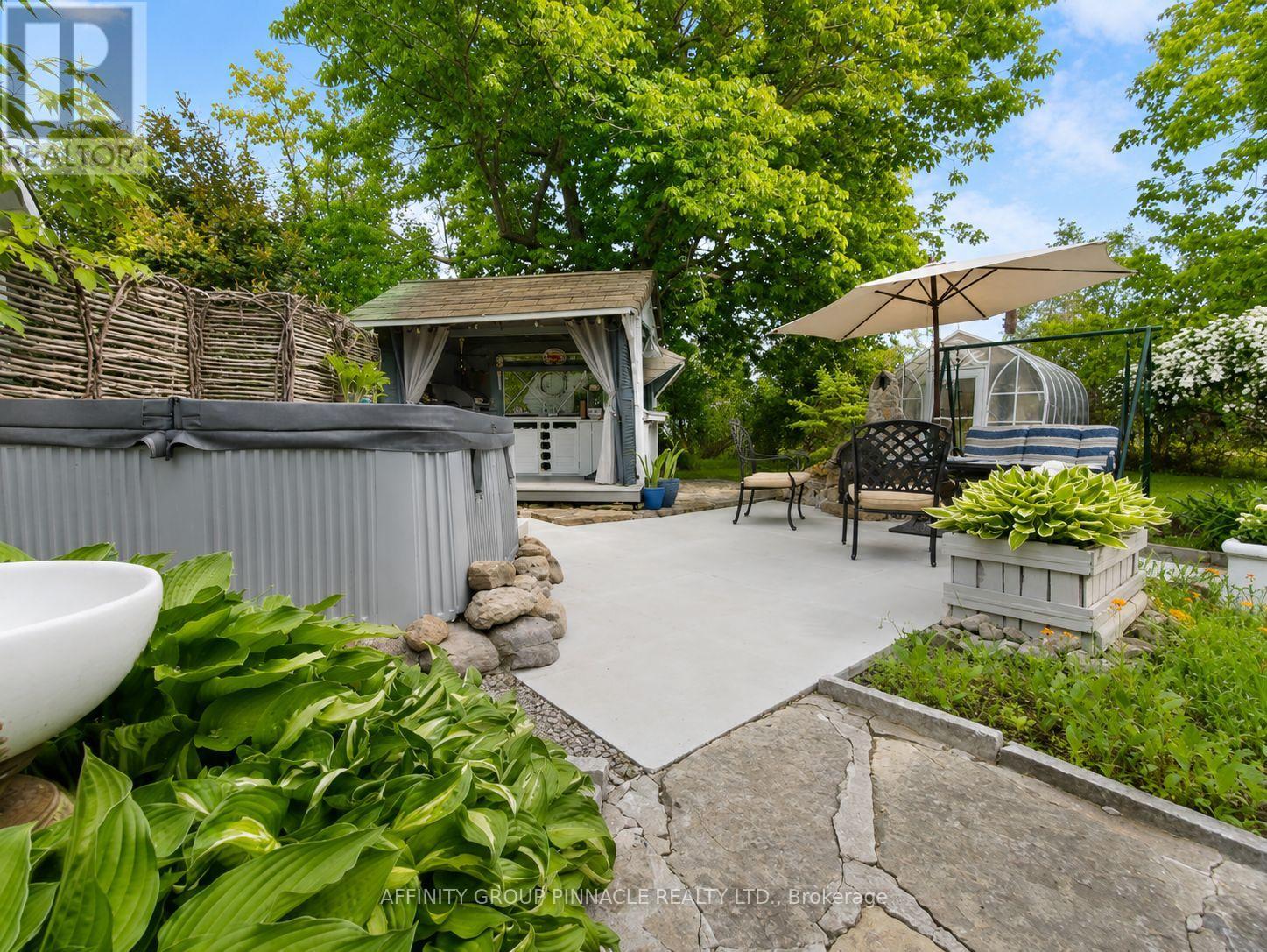15 Prince Street W Property Photo 42