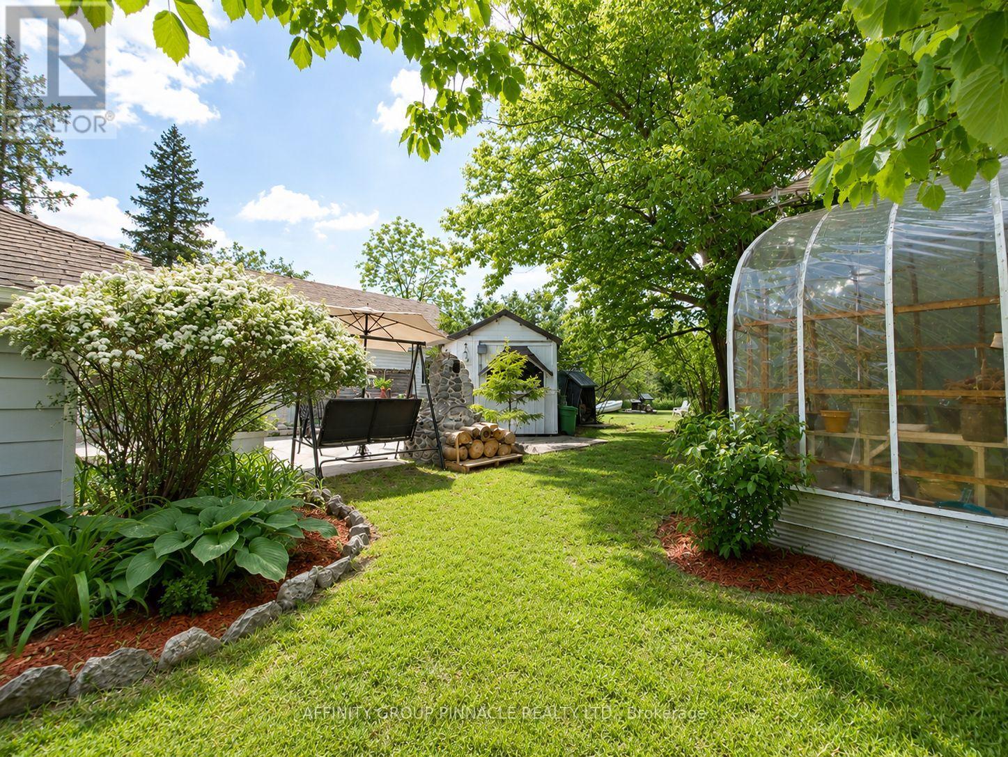 15 Prince Street W Property Photo 45