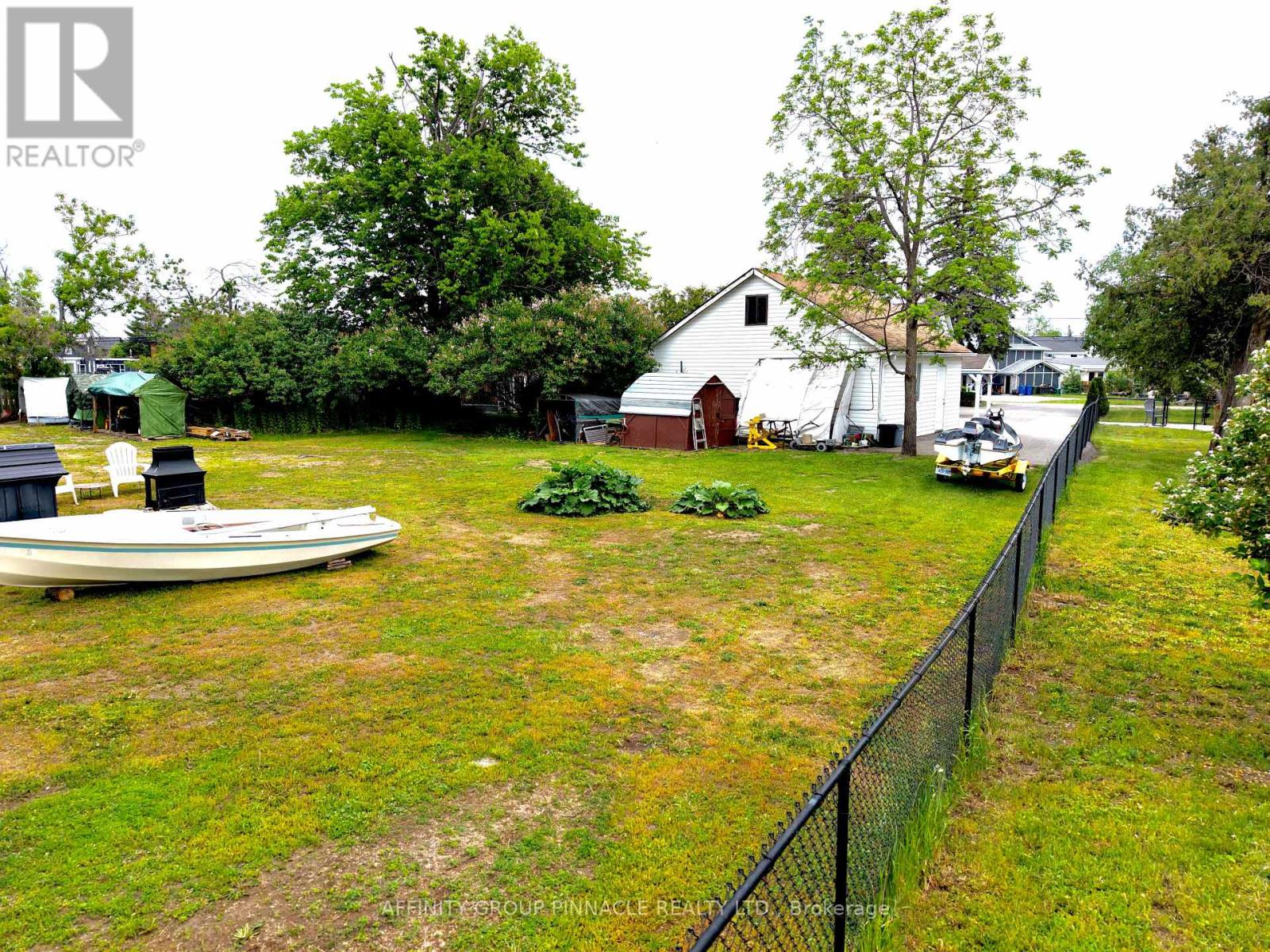 15 Prince Street W Property Photo 47