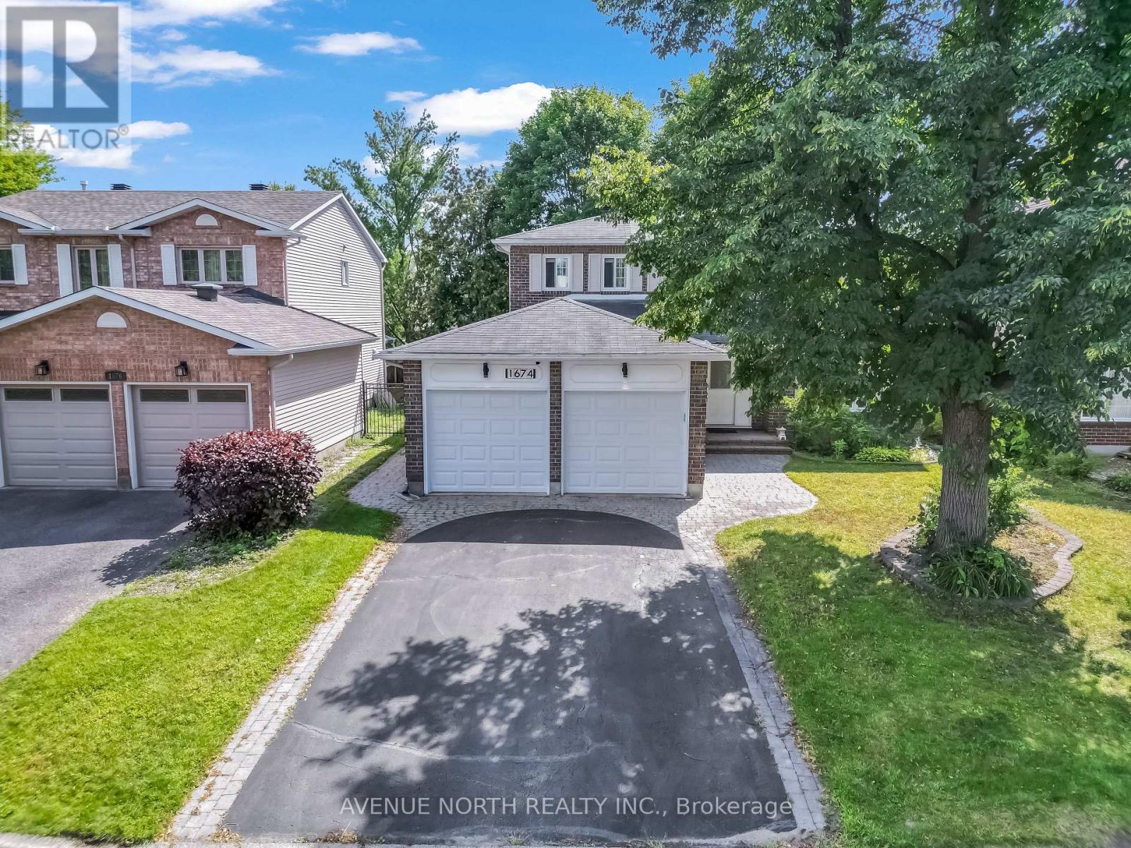1674 Sansonnet Street S Property Photo 4