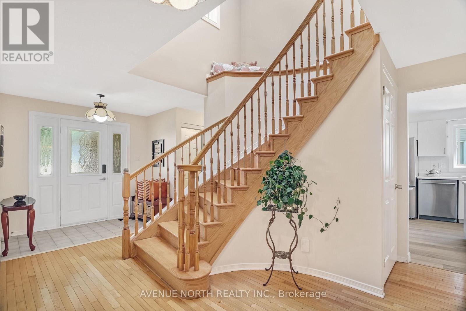 1674 Sansonnet Street S Property Photo 6