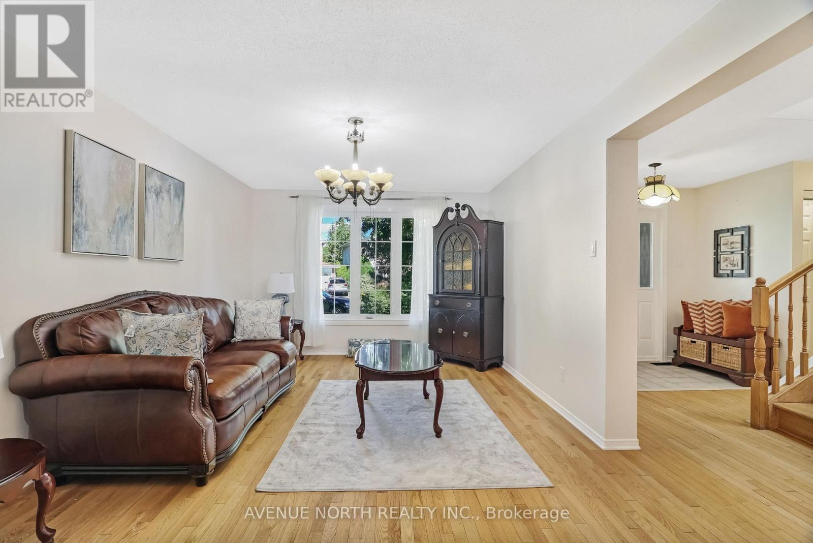 1674 Sansonnet Street S Property Photo 8