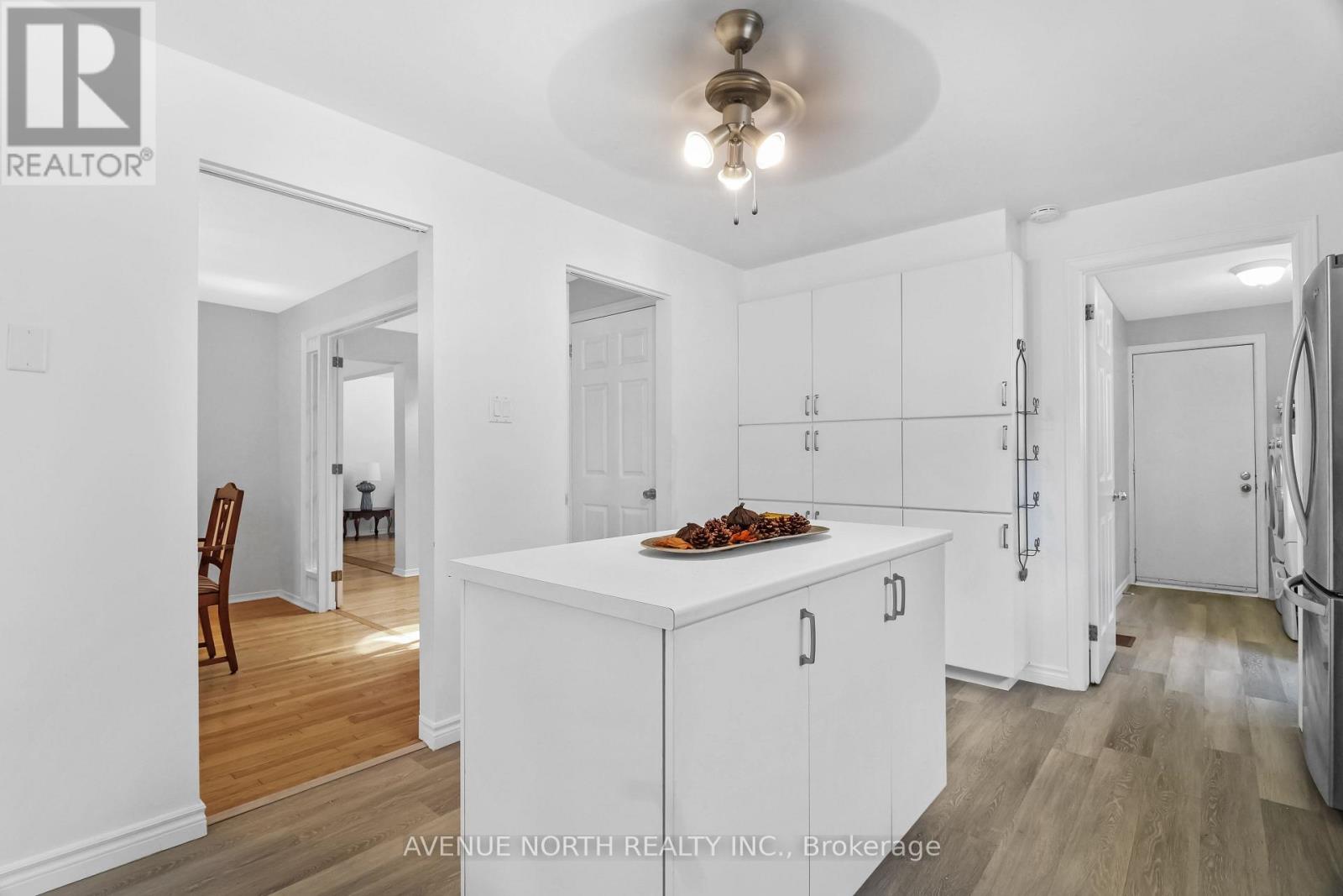 1674 Sansonnet Street S Property Photo 14