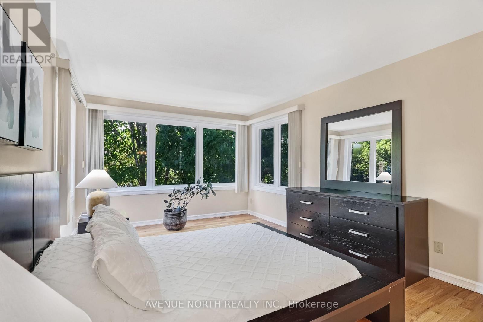 1674 Sansonnet Street S Property Photo 20