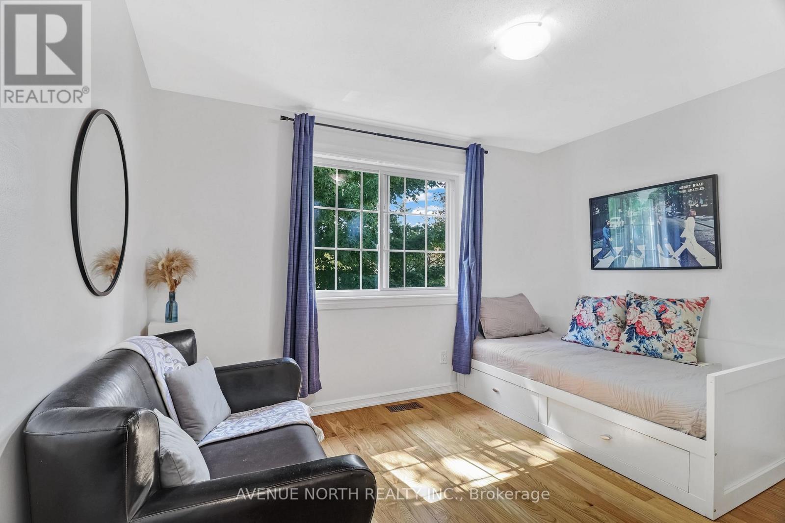 1674 Sansonnet Street S Property Photo 25