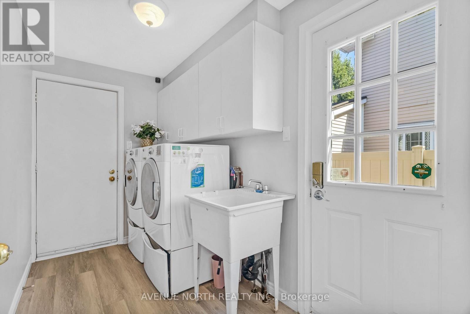 1674 Sansonnet Street S Property Photo 29