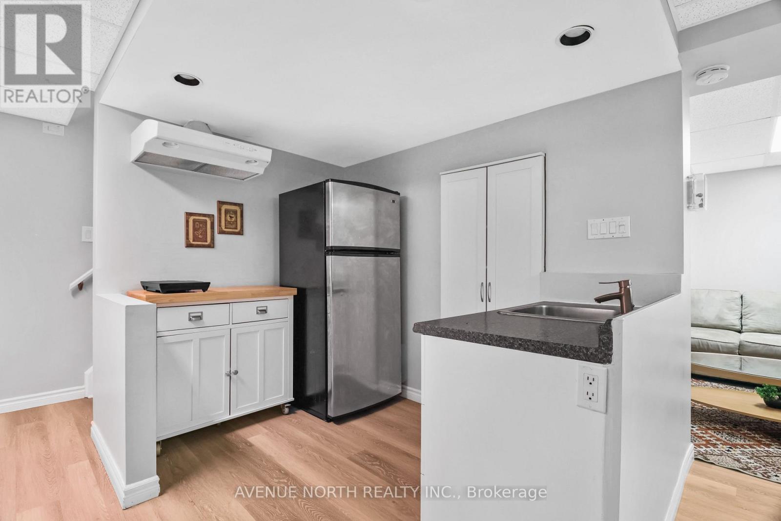 1674 Sansonnet Street S Property Photo 32