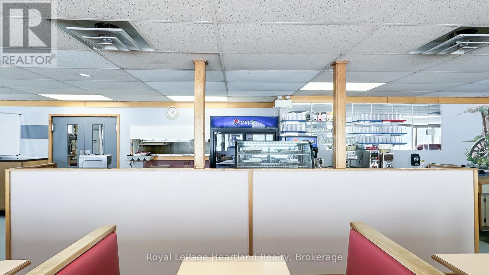 76988 London Road S Property Photo 7