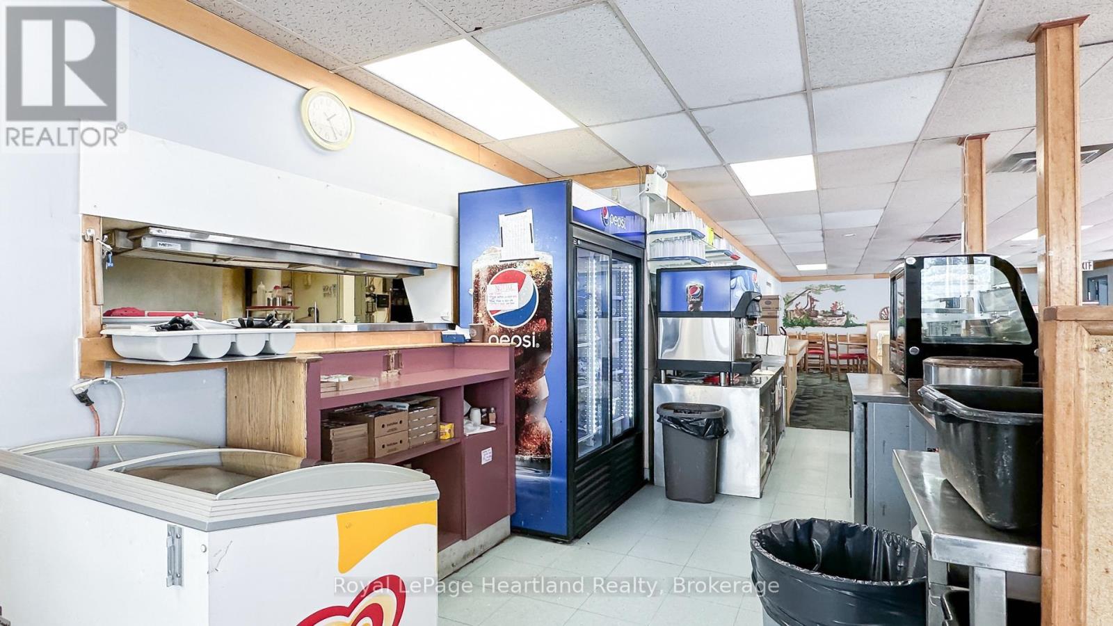 76988 London Road S Property Photo 13