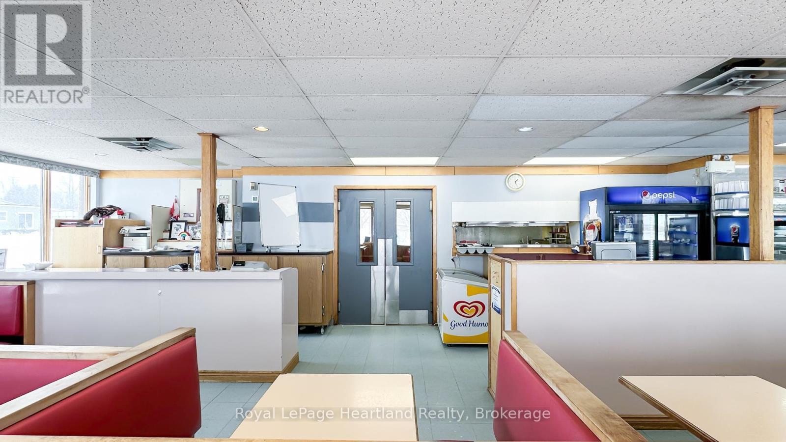 76988 London Road S Property Photo 16