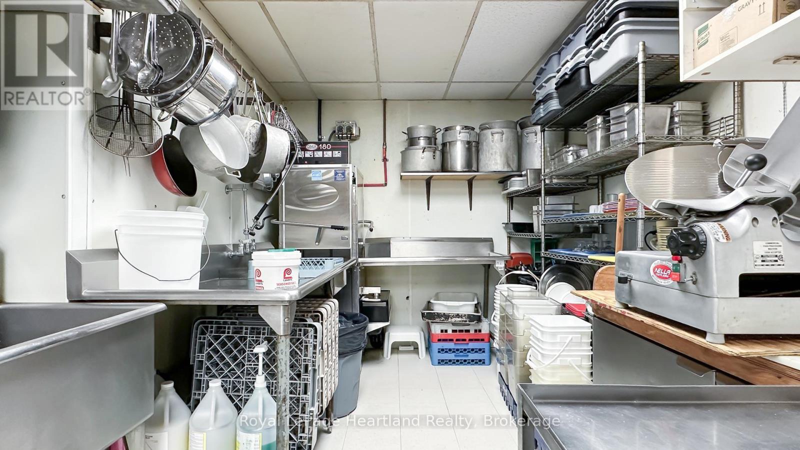 76988 London Road S Property Photo 17