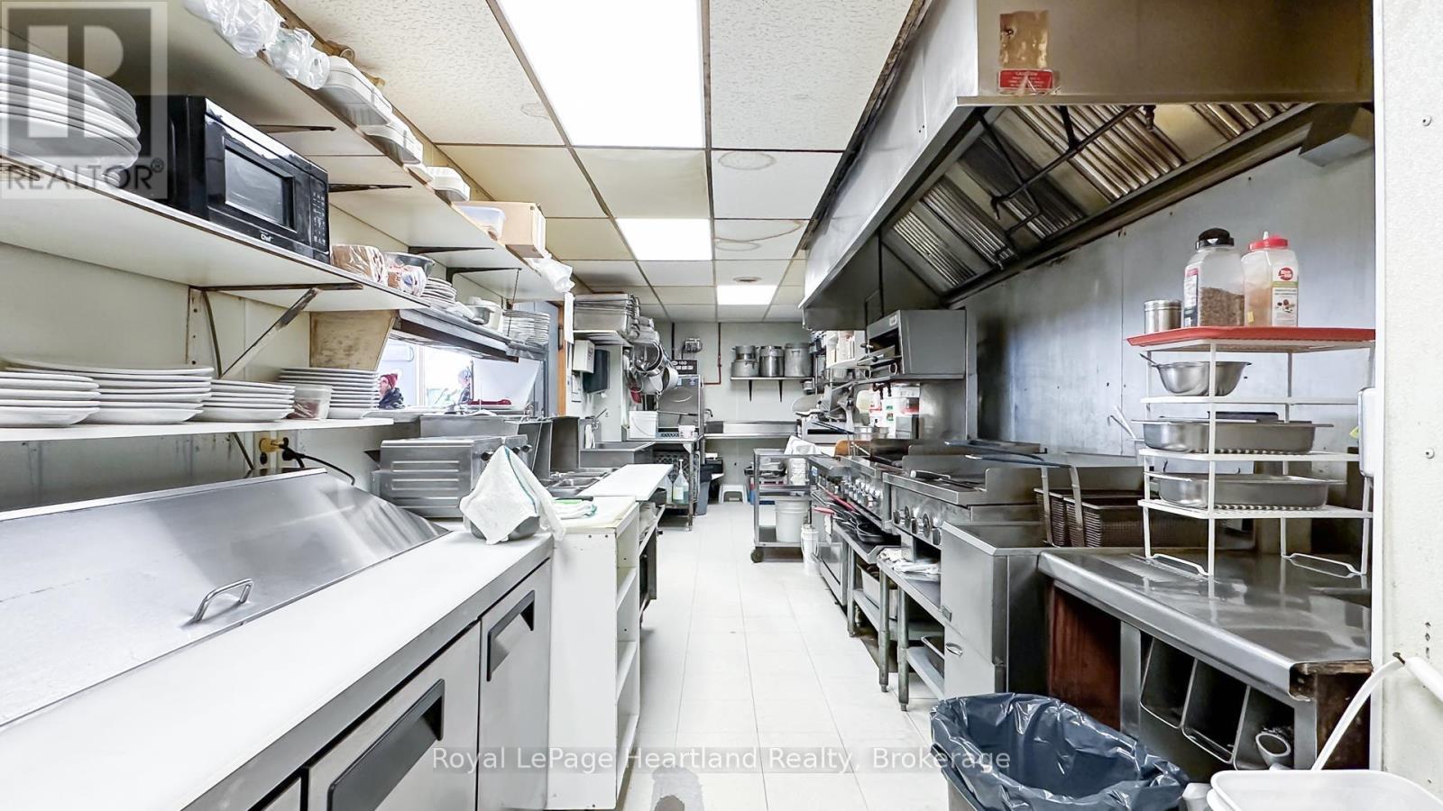 76988 London Road S Property Photo 26