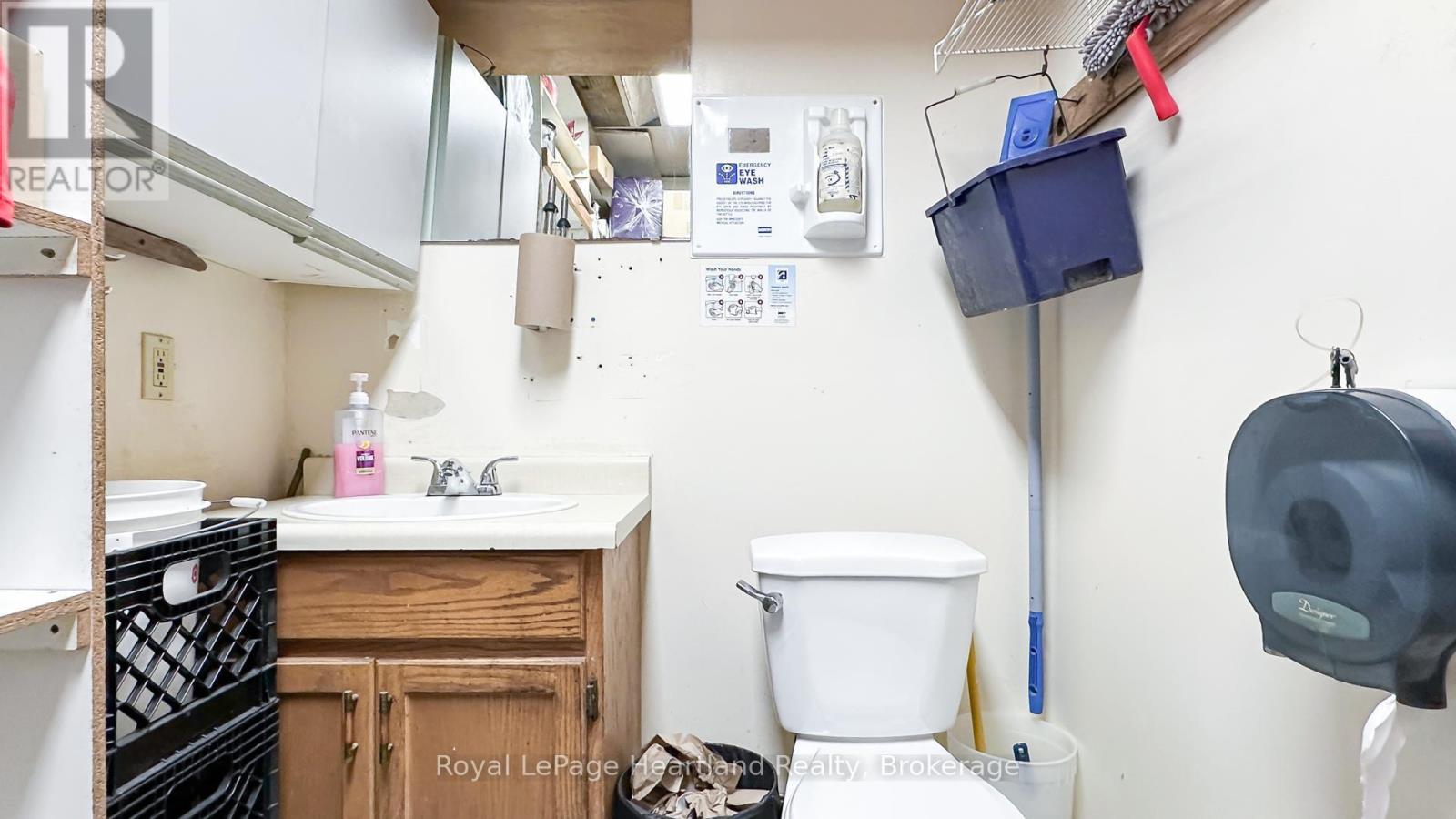 76988 London Road S Property Photo 33