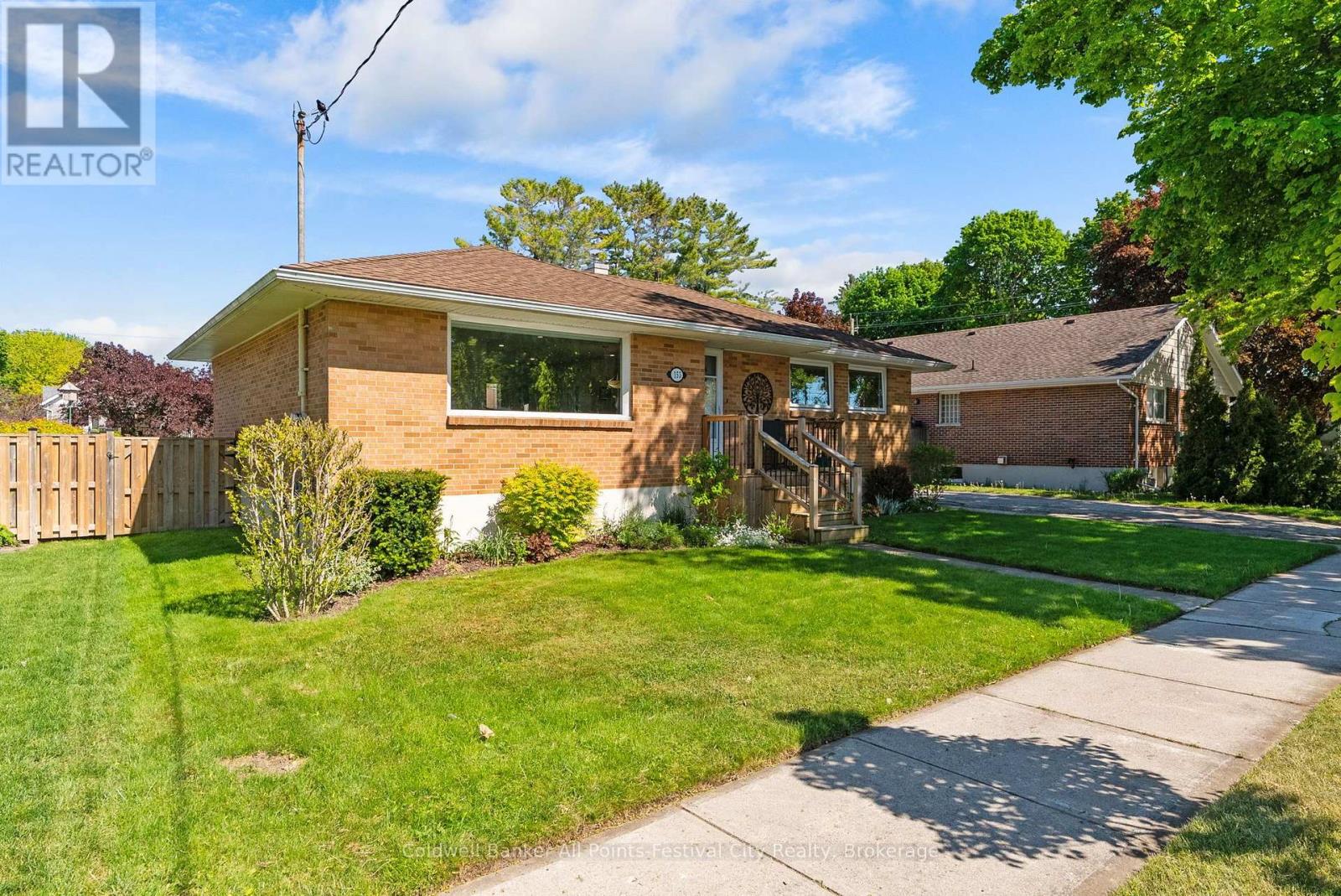 153 Warren Street Property Photo 3