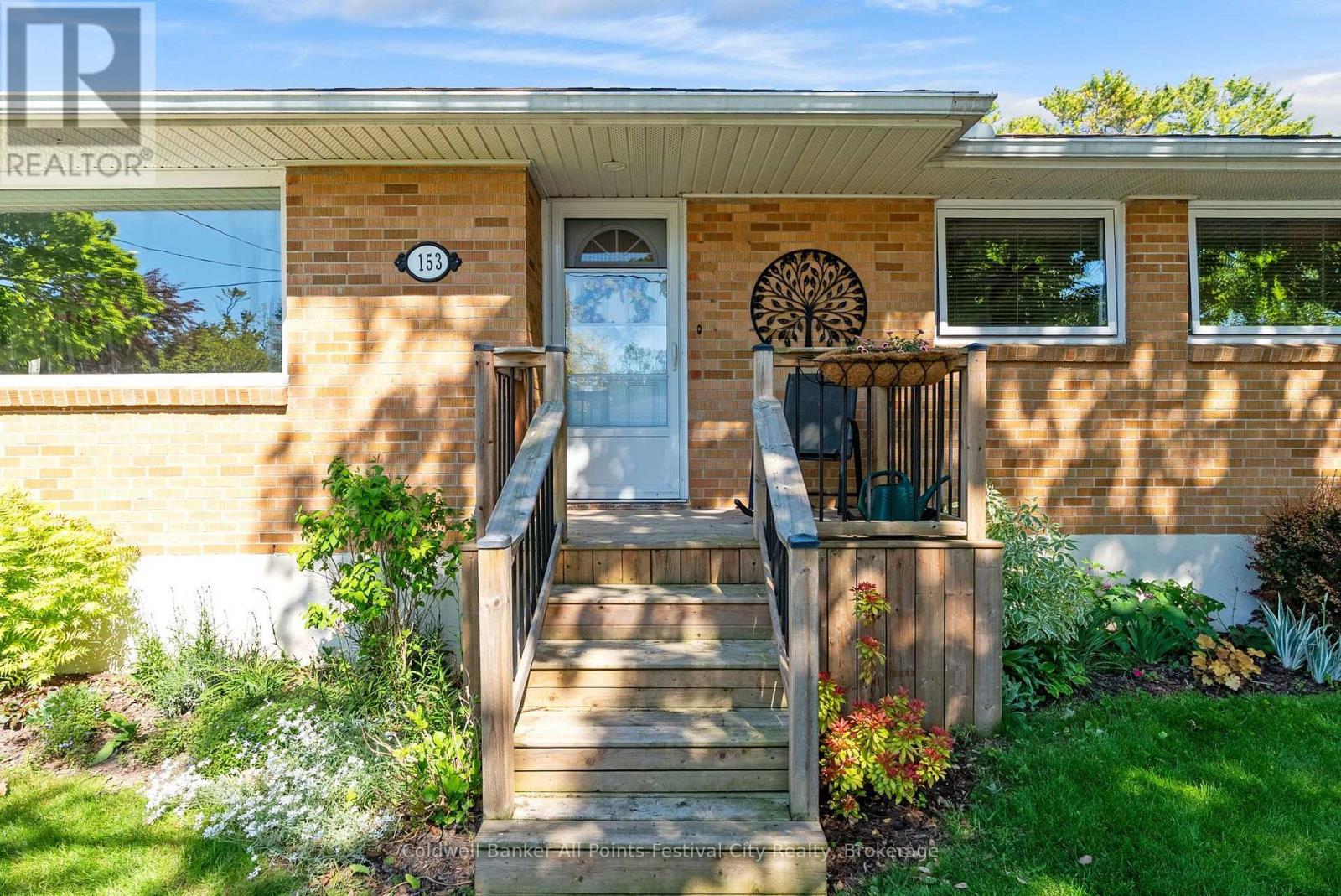 153 Warren Street Property Photo 4