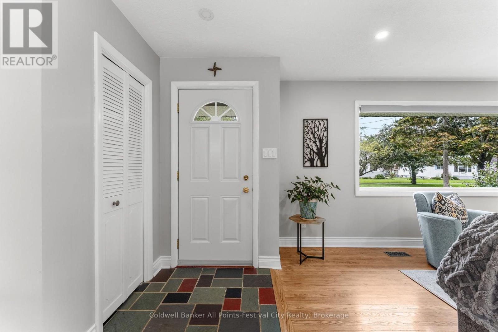 153 Warren Street Property Photo 6