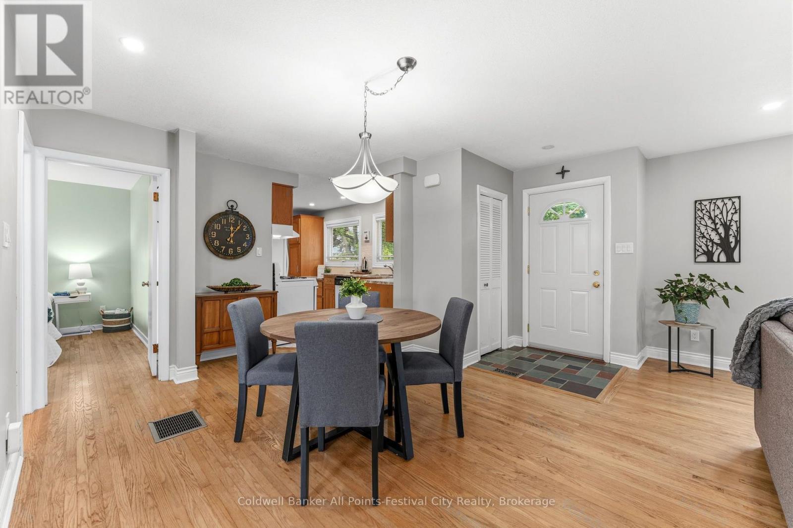 153 Warren Street Property Photo 10