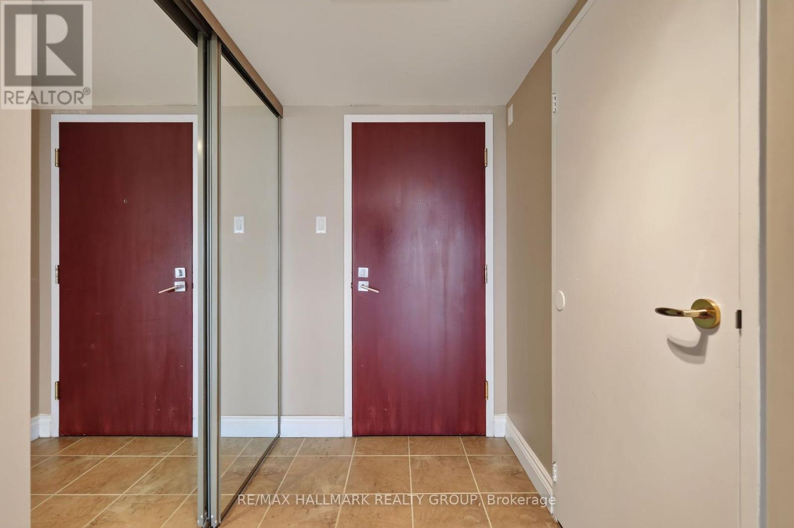 2402 - 1500 Riverside Drive Property Photo 6