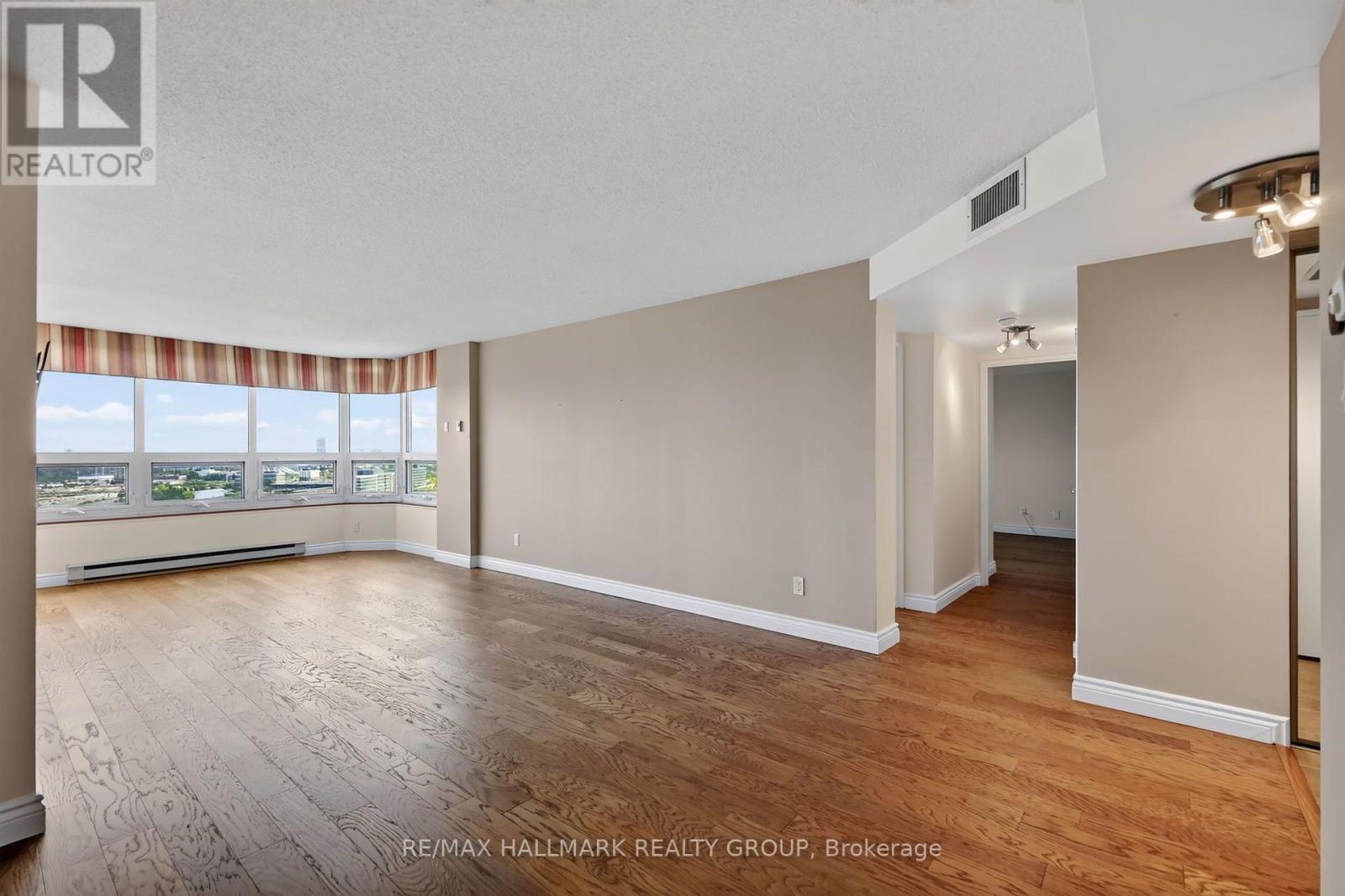 2402 - 1500 Riverside Drive Property Photo 10