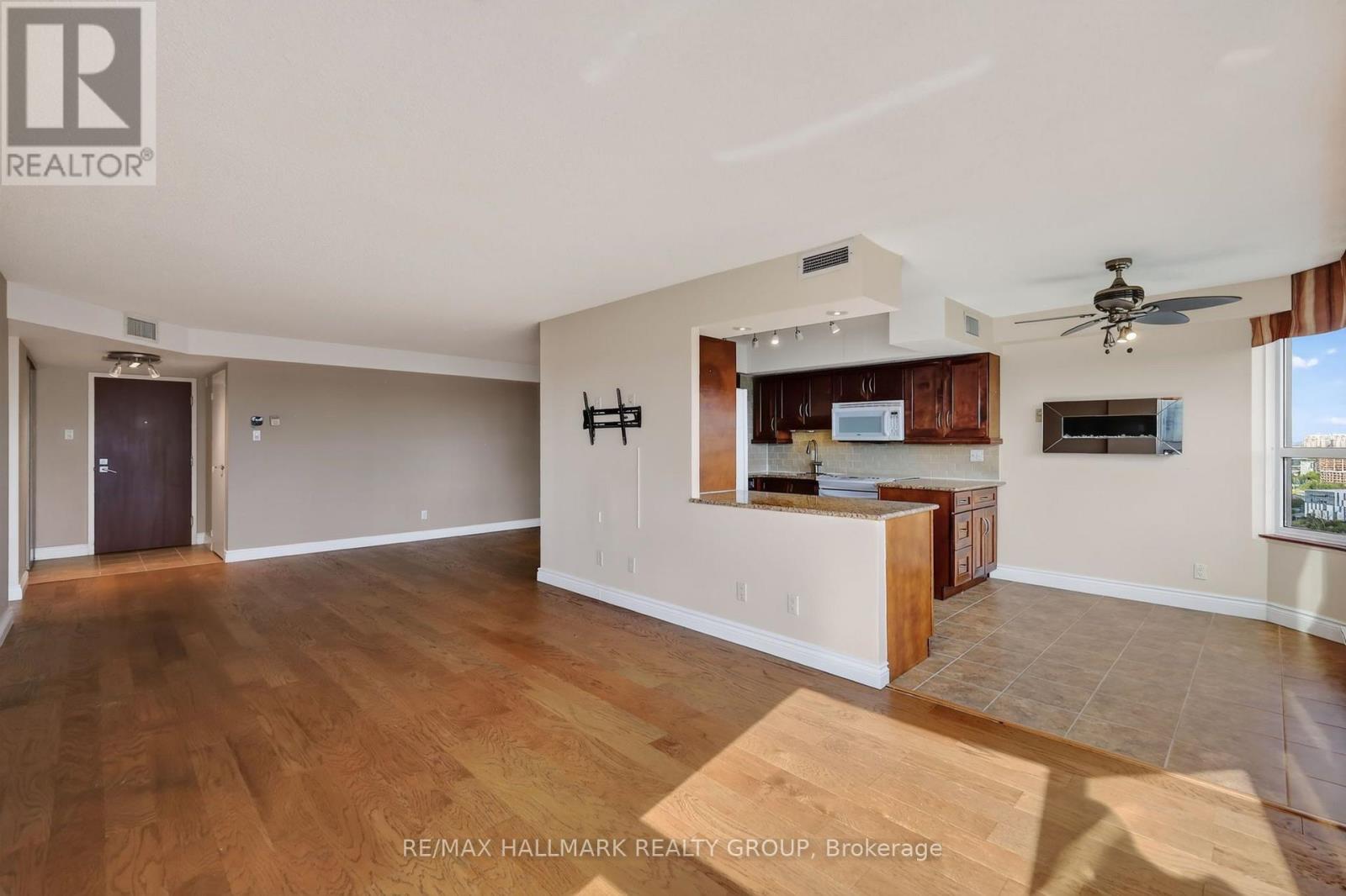 2402 - 1500 Riverside Drive Property Photo 14