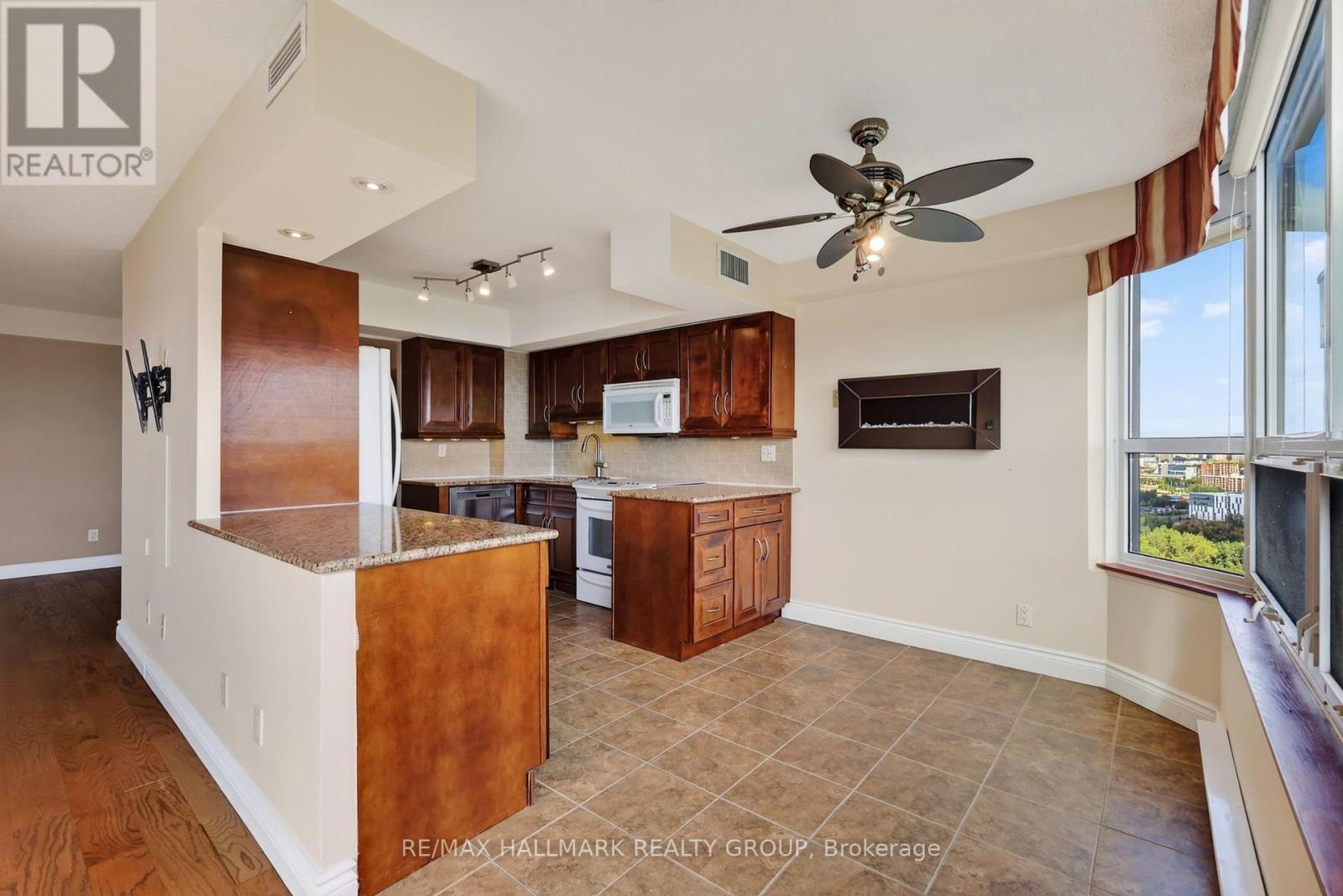 2402 - 1500 Riverside Drive Property Photo 15