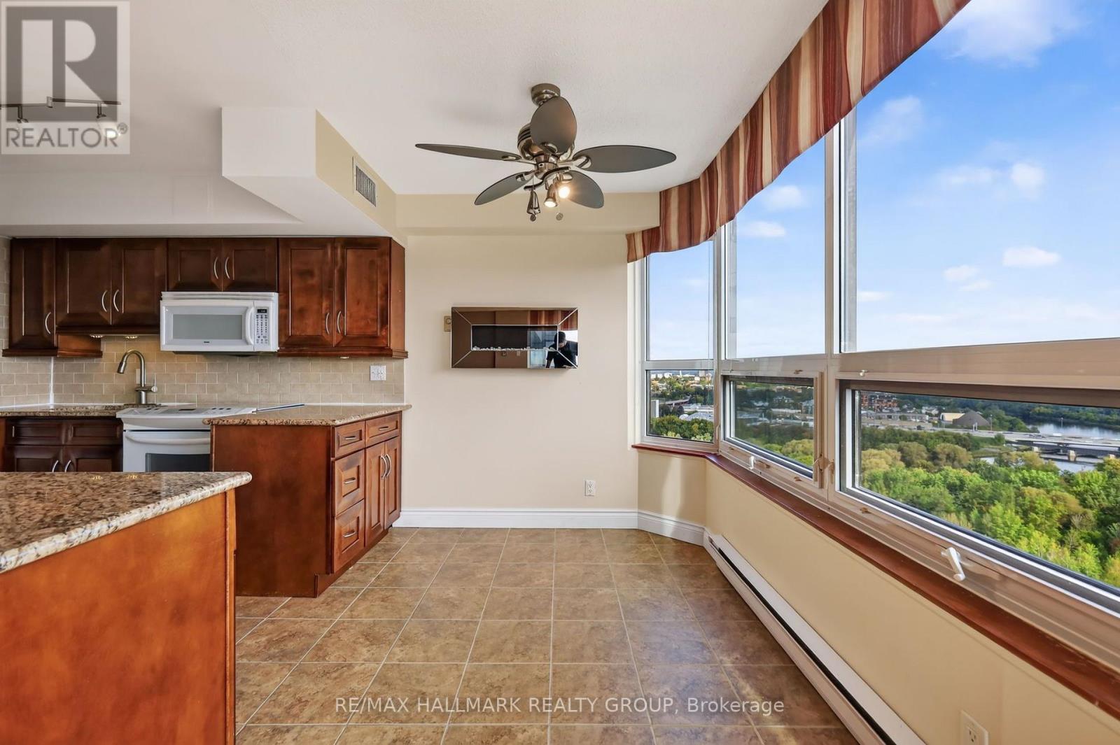 2402 - 1500 Riverside Drive Property Photo 16