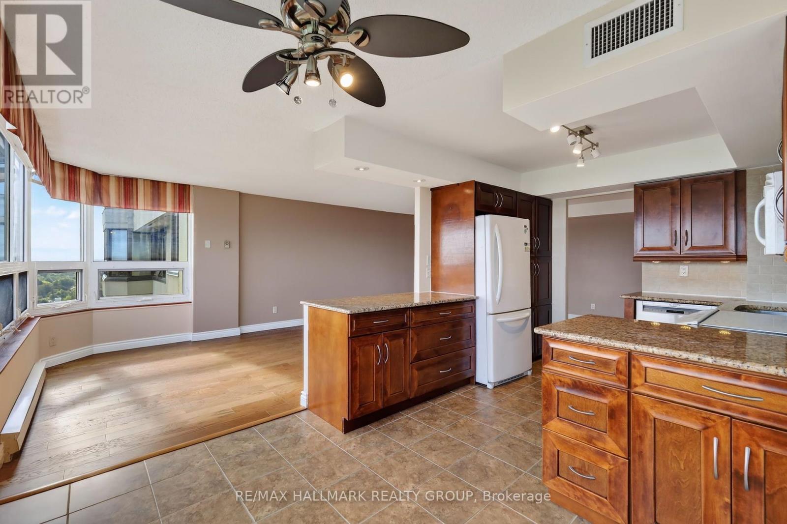 2402 - 1500 Riverside Drive Property Photo 17