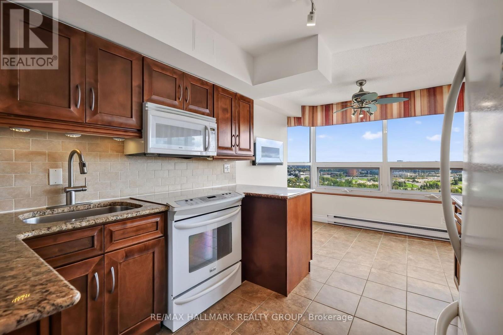 2402 - 1500 Riverside Drive Property Photo 19