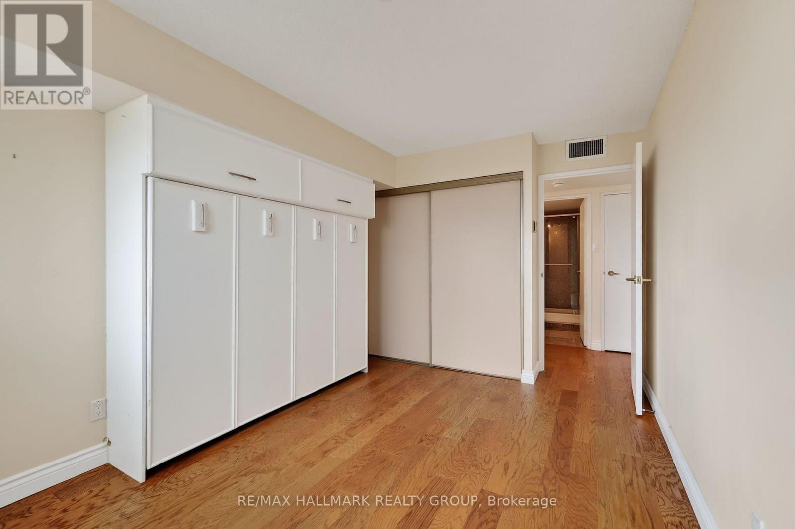 2402 - 1500 Riverside Drive Property Photo 27
