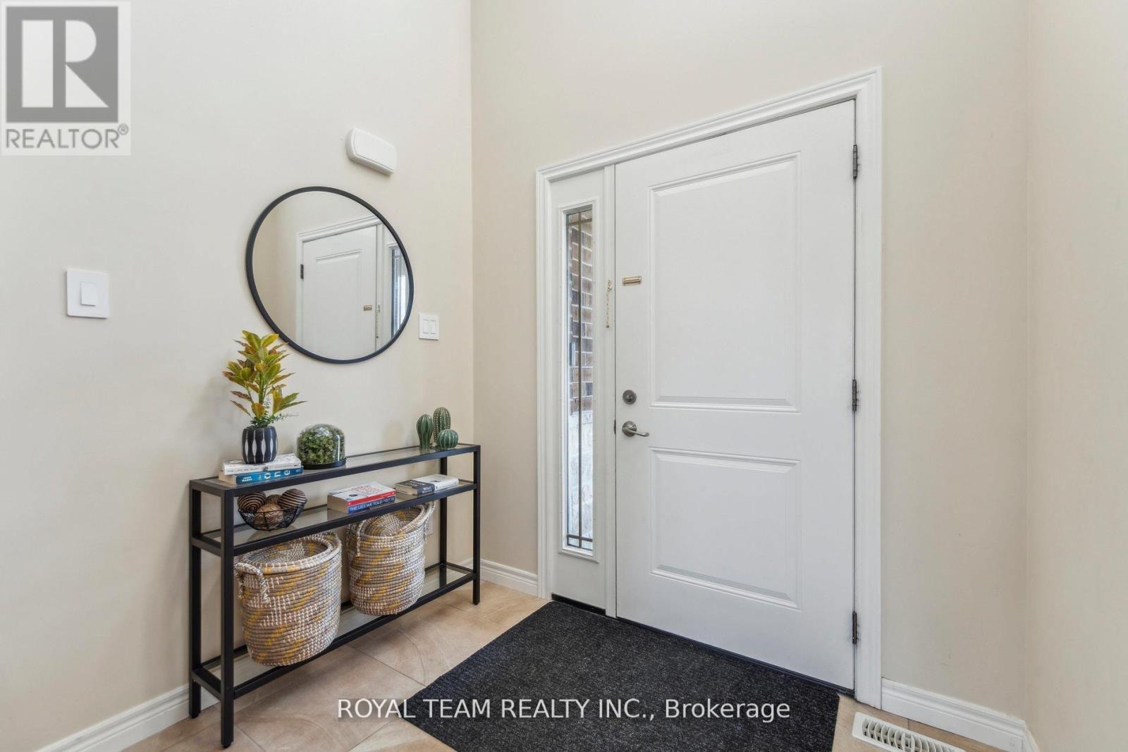 2 Lafayette Street E Property Photo 7