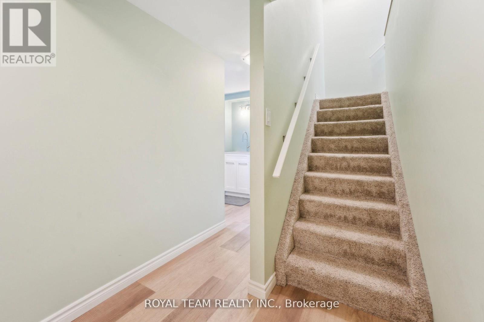 2 Lafayette Street E Property Photo 26