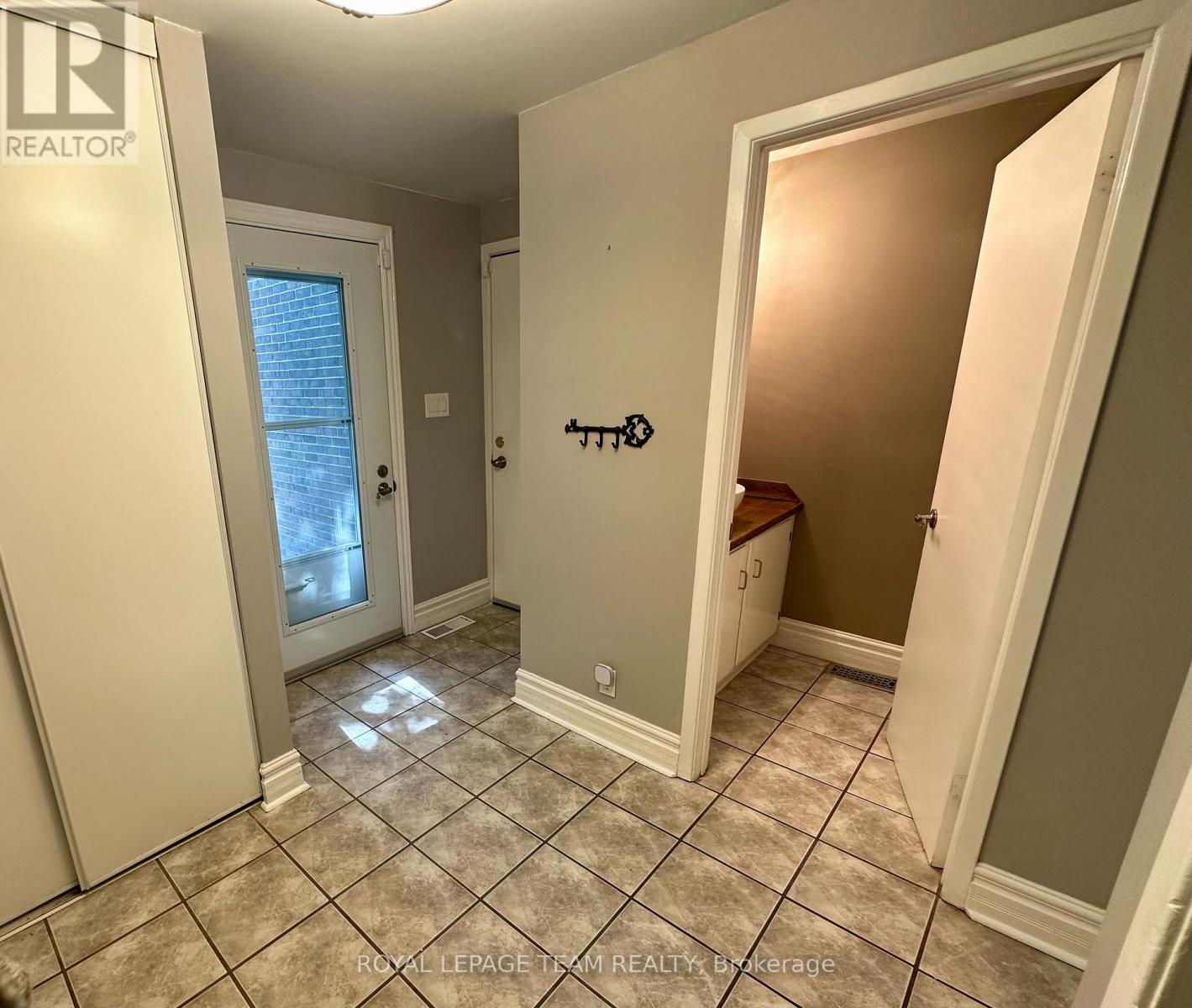 87 Glen Park Drive Property Photo 3