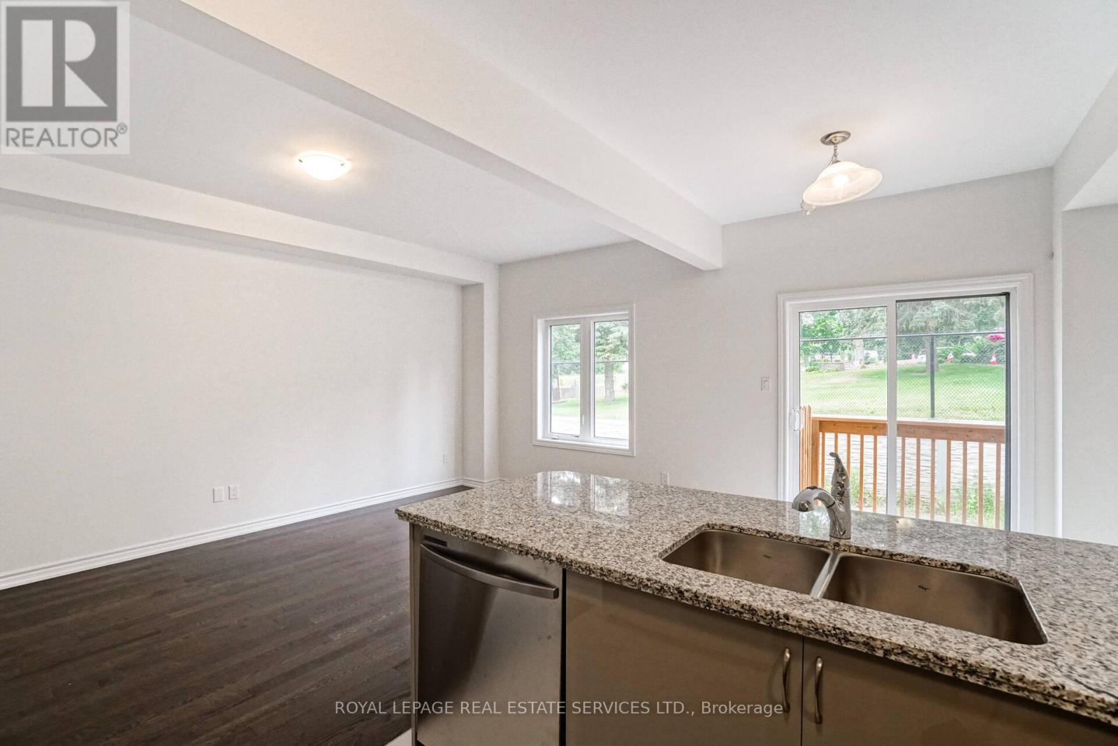 2 - 515 Garner Road W Property Photo 10