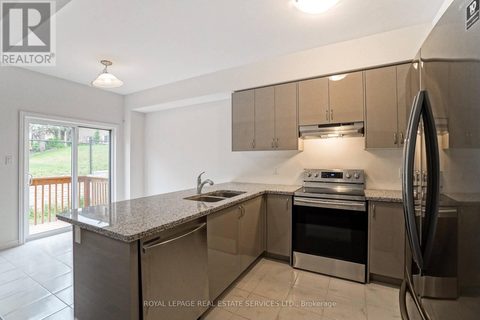2 - 515 Garner Road W Property Photo 12