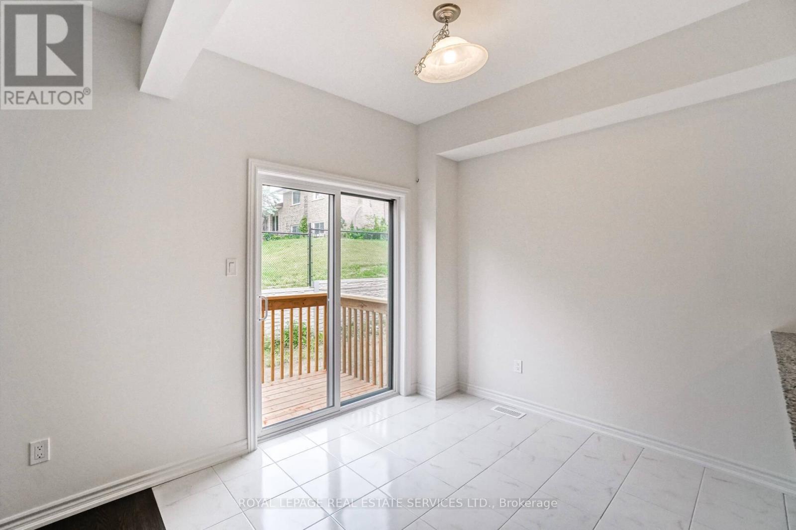 2 - 515 Garner Road W Property Photo 15