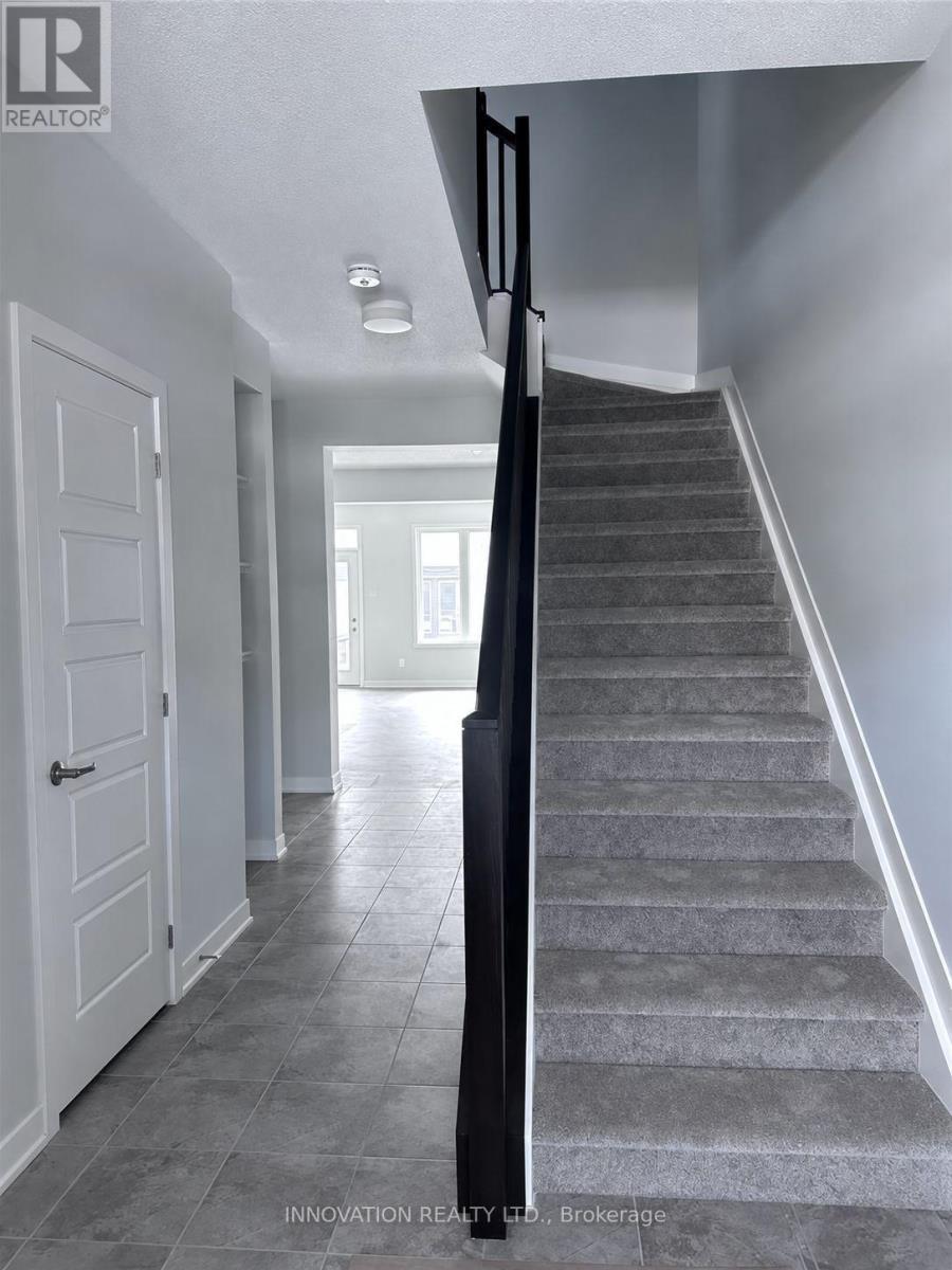 291 Billrian Crescent Property Photo 2