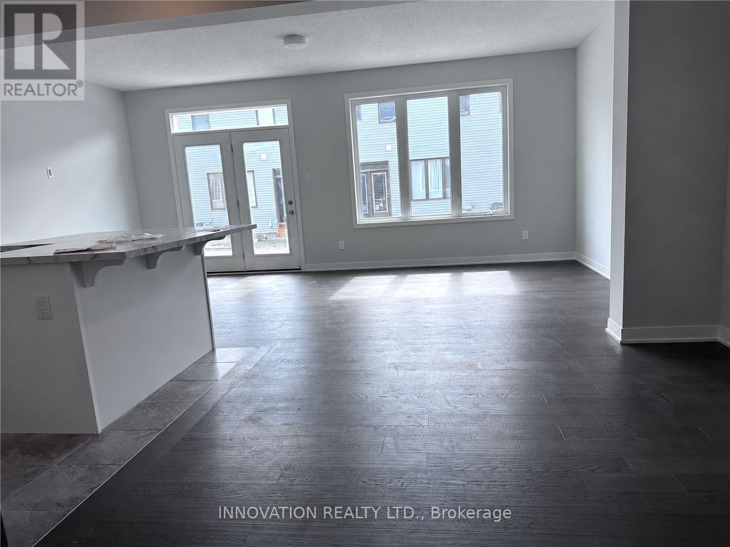 291 Billrian Crescent Property Photo 4