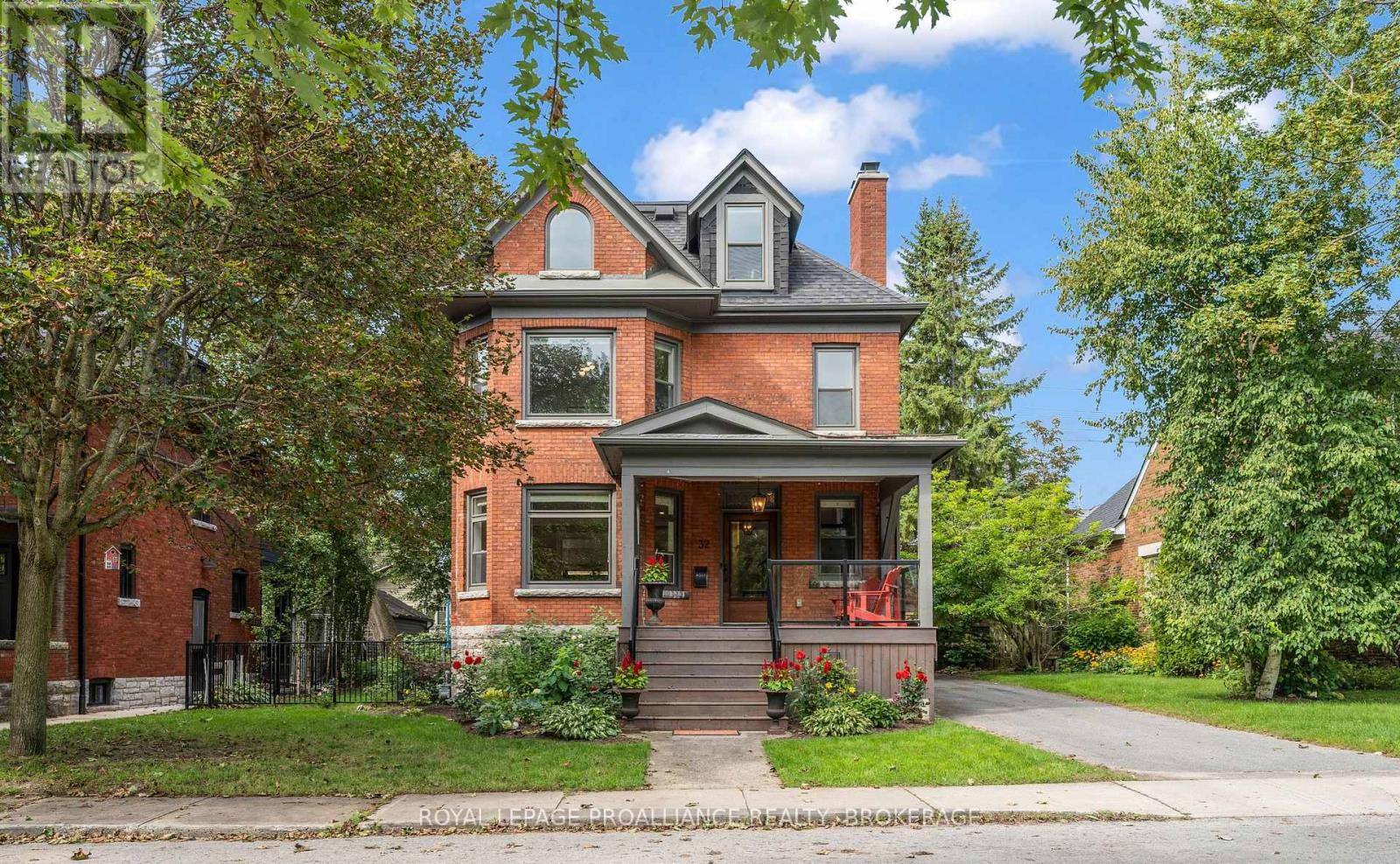 32 KENSINGTON AVENUE