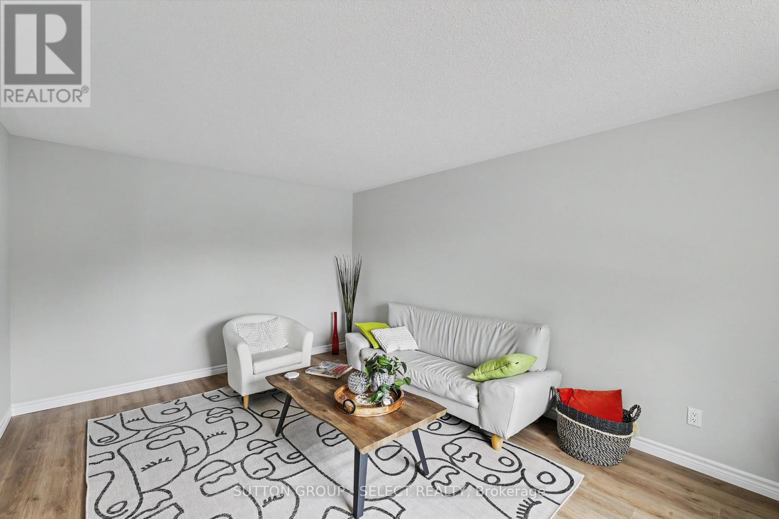 6 - 484 Third Street Property Photo 5