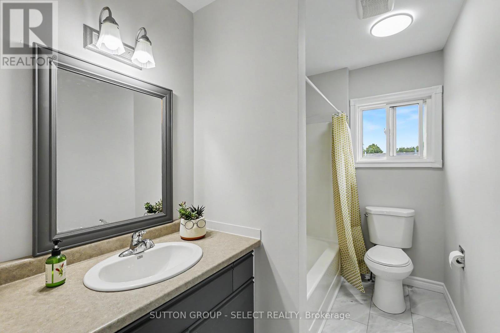 6 - 484 Third Street Property Photo 17
