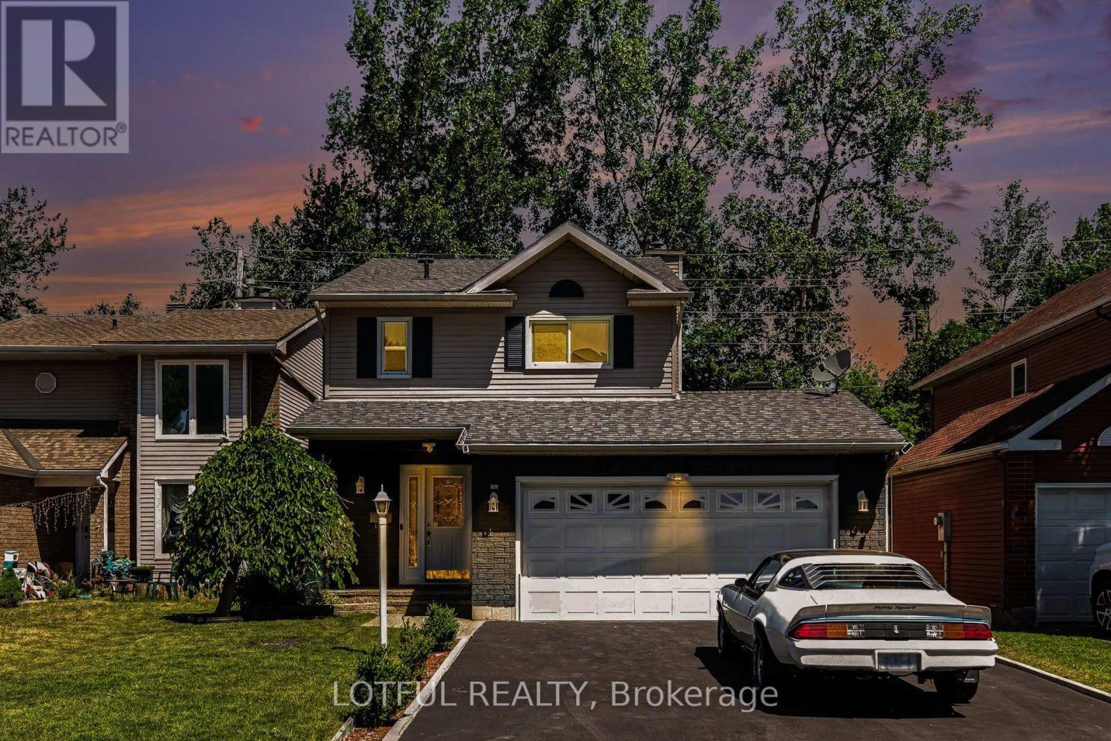 52 FAIR OAKS CRESCENT