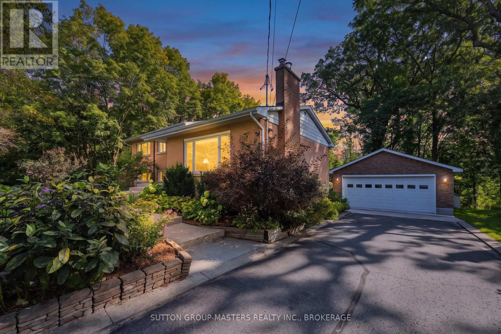 732 Centre Street Property Photo 1