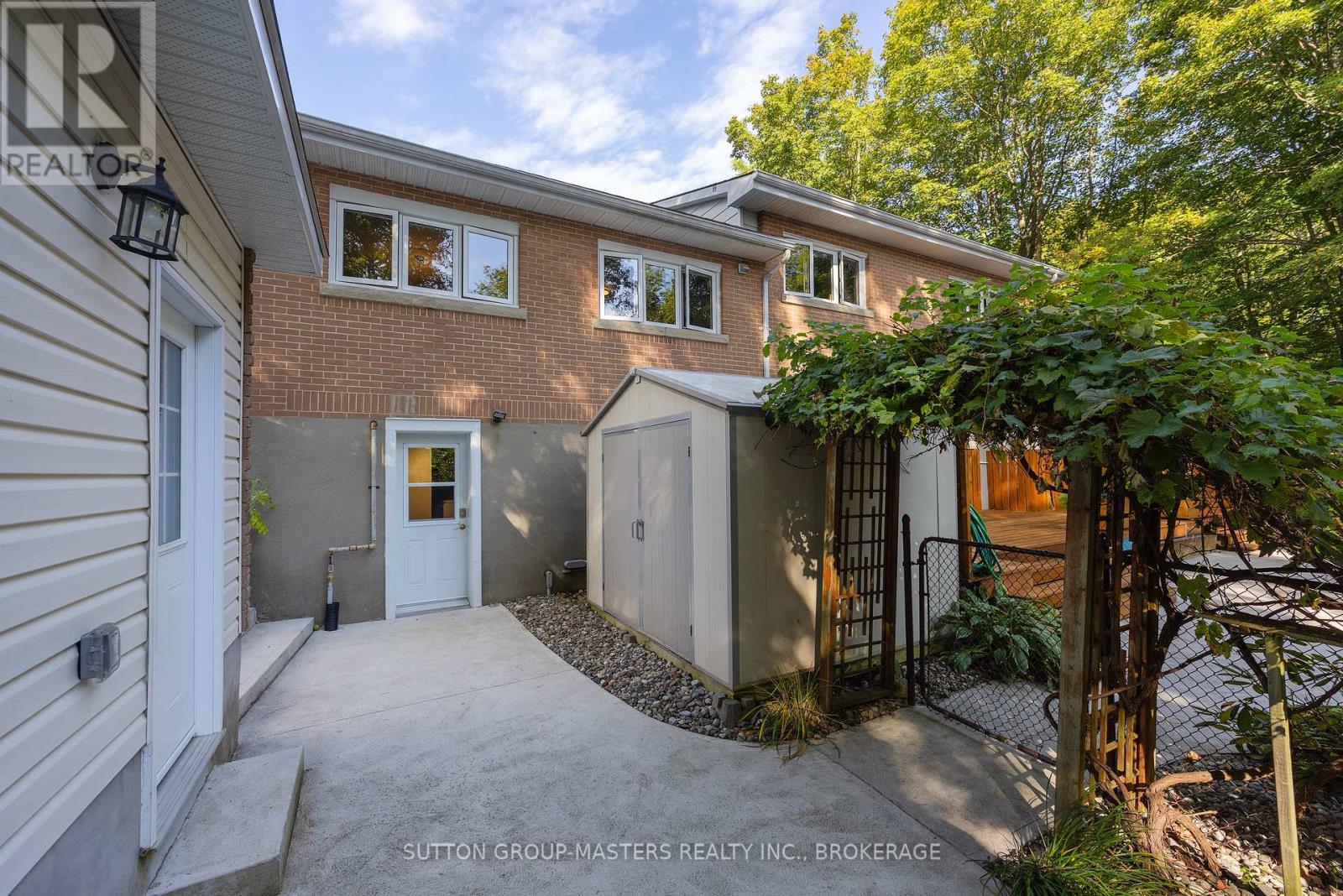 732 Centre Street Property Photo 7